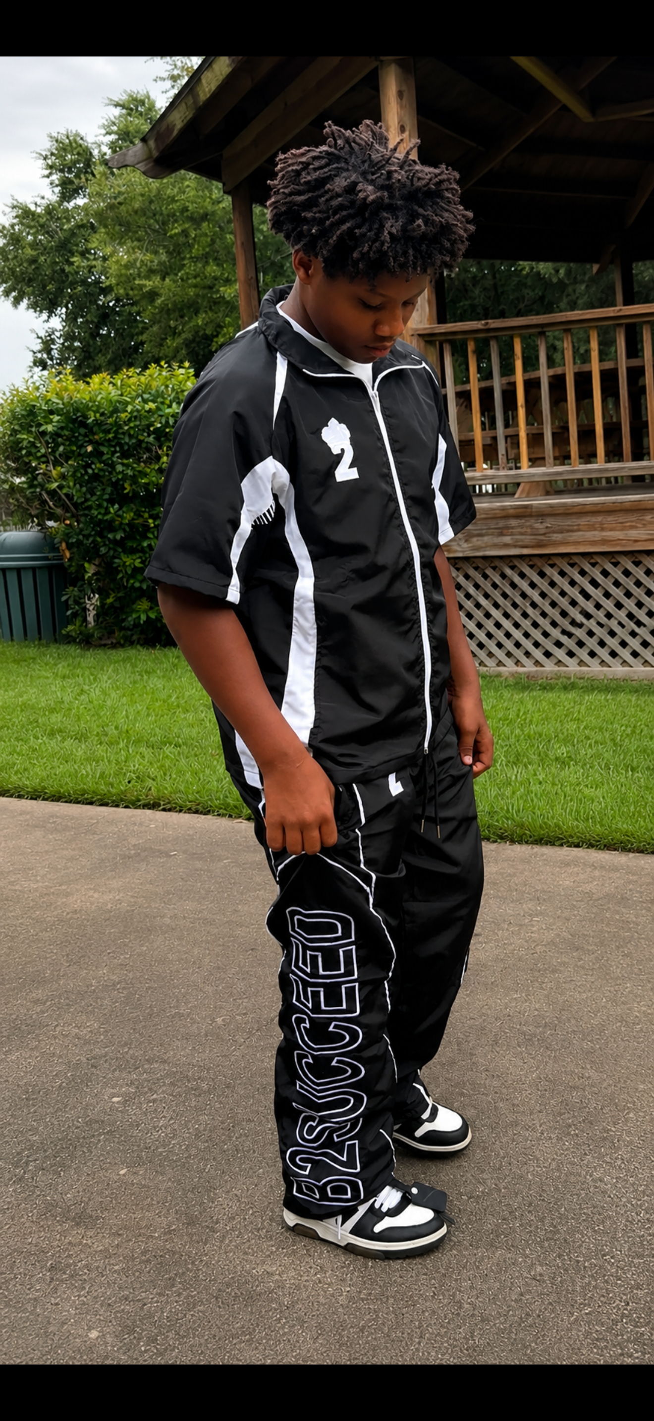 Believe2Succeed Black Windbreaker Set – Black/White