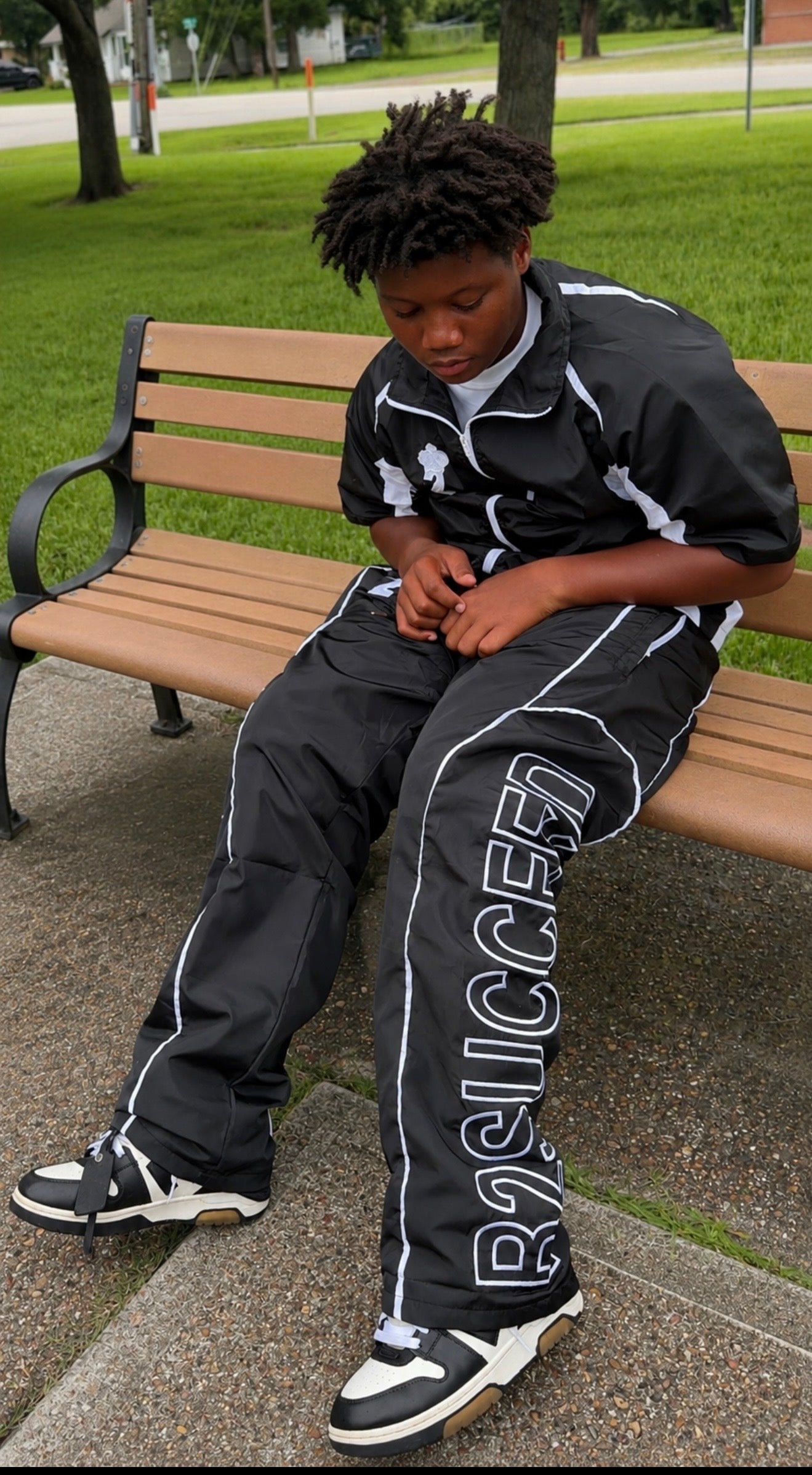 Believe2Succeed Black Windbreaker Set – Black/White